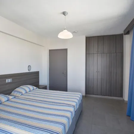 The Ultimate 5 Star Holiday In Close To The Beach 1324