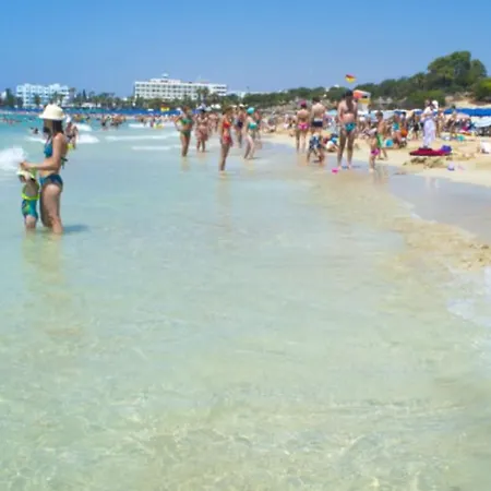 Vilă The Ultimate 5 Star Holiday In Close To The Beach 1324 *