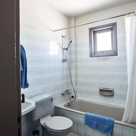 The Ultimate 5 Star Holiday In Close To The Beach 1324 *