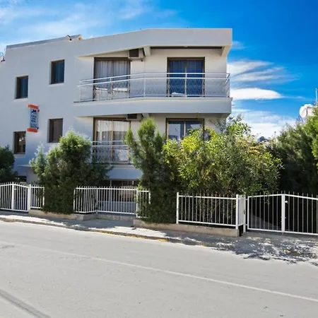 The Ultimate 5 Star Holiday In Close To The Beach 1324 *