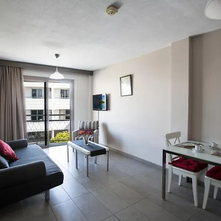 The Ultimate 5 Star Holiday In Close To The Beach 1324